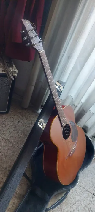 Guitarra Acústica con Funda