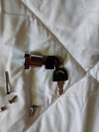 Cerradura para puerta PVC con llaves