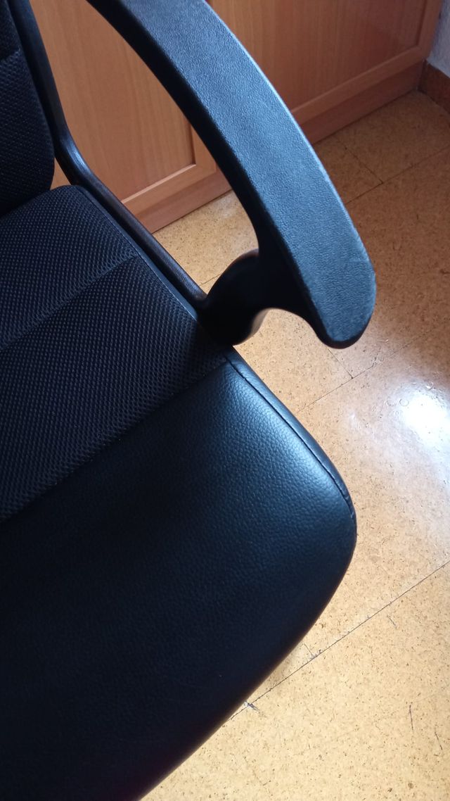 Silla Oficina FINGAL IKEA Negra como nueva