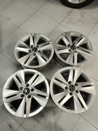 4 Llantas VW Originales 16 5 Tornillos ET46