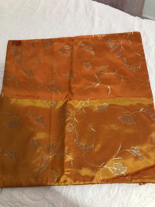 4 Fundas Cojín ( cada una 1,5 total 6 €)