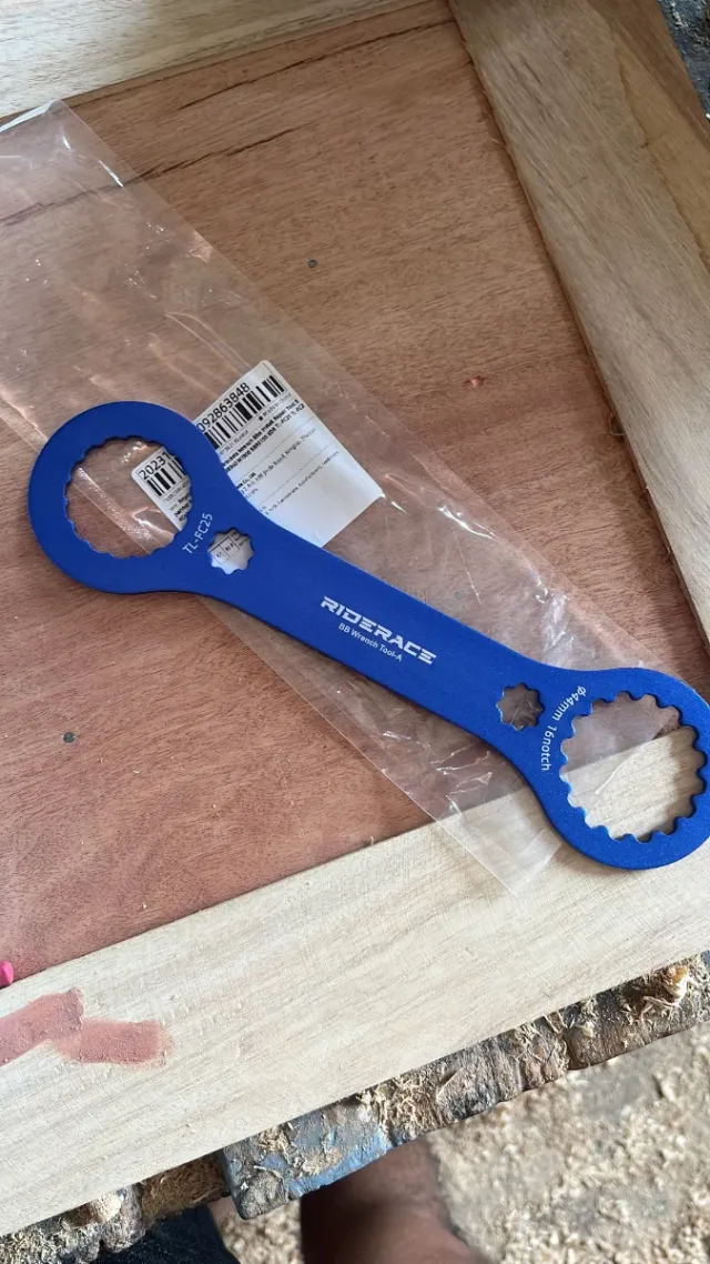 HERRAMIENTA CAZOLETAS BICICLETA HOLOWTECH