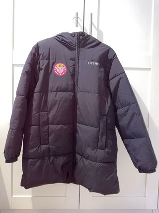 Parka Oysho largo negro Nuevo, estampado Porcinas