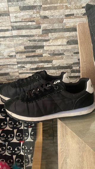 Zapatillas Bimba y Lola Negras y Blancas