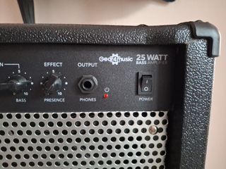 Amplificador Bajo Gear4music 25W