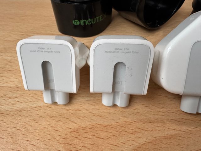 Adaptadores Enchufe Eléctrico Apple & más