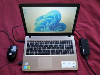 ASUS Vivobook A540S Plata y Negro