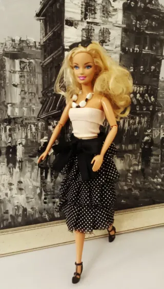 Barbie Fashionista Articulada Mattel 2010