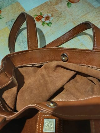 Bolso de piel de cordero marrón