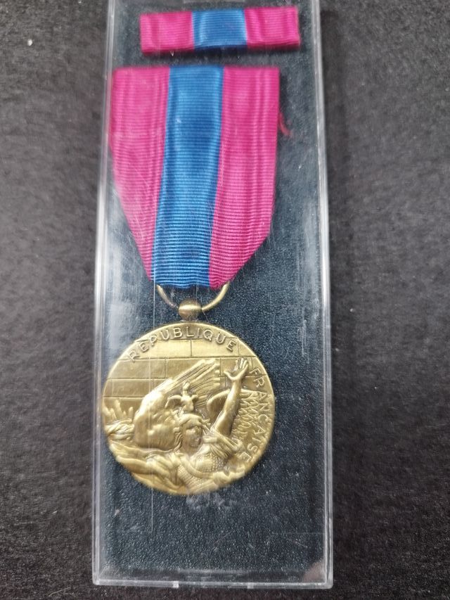 Medalla Francesa Defensa Nacional Tipo II