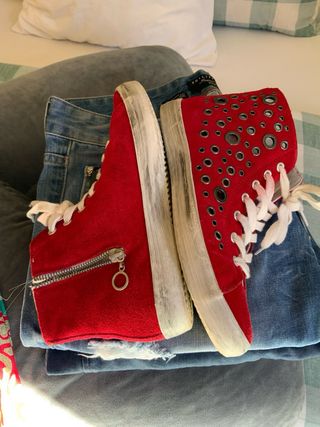 Primadonna Zapatillas Rojas con Ojales