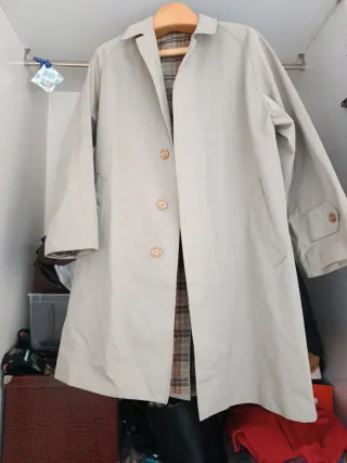 Gabardina Beige Clásica