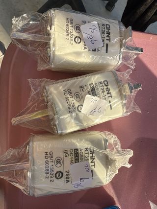 Fusibles CHNT RT36-1(NTA) 250A