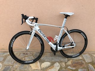 Bicicleta de carretera carbono DEFINITIVE