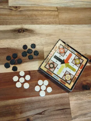 Mini tablero madera artesanal Parchís/Ajedrez