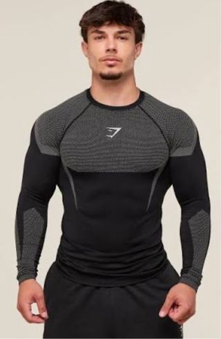 Gymshark 5.0 Manga Larga Negro Gris