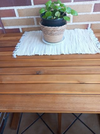 Mesa de terraza de madera