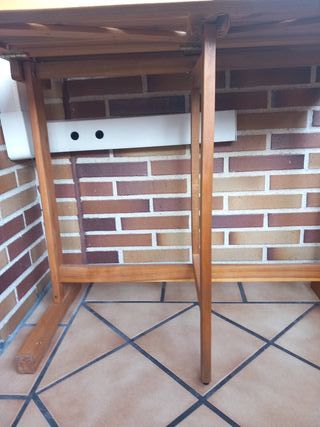 Mesa de terraza de madera