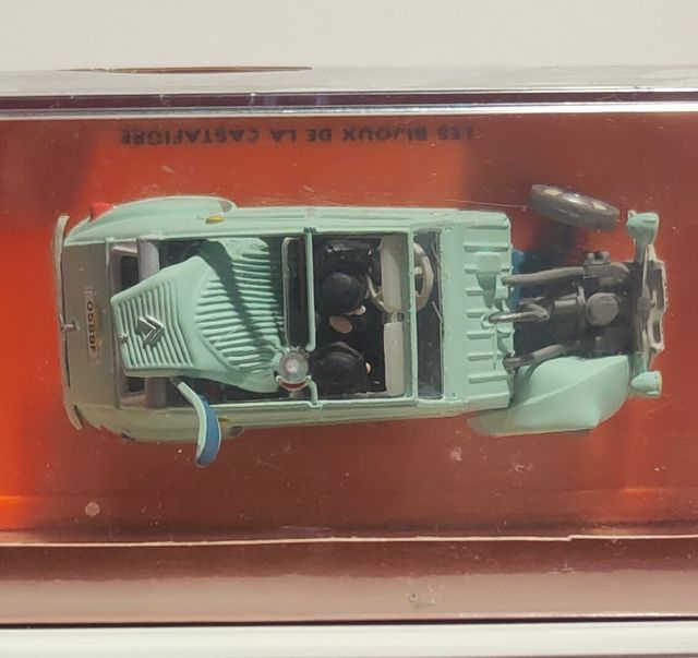 Coche 2CV Tintin Las Joyas de la Castafiore