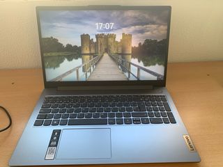 Lenovo IdeaPad Slim 3 15IAH8