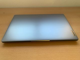 Lenovo IdeaPad Slim 3 15IAH8