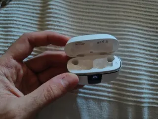 Caja de auriculares W70 Pro