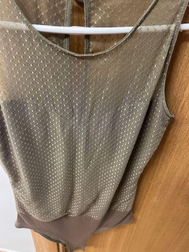 Body dorado y verde oliva con brillos