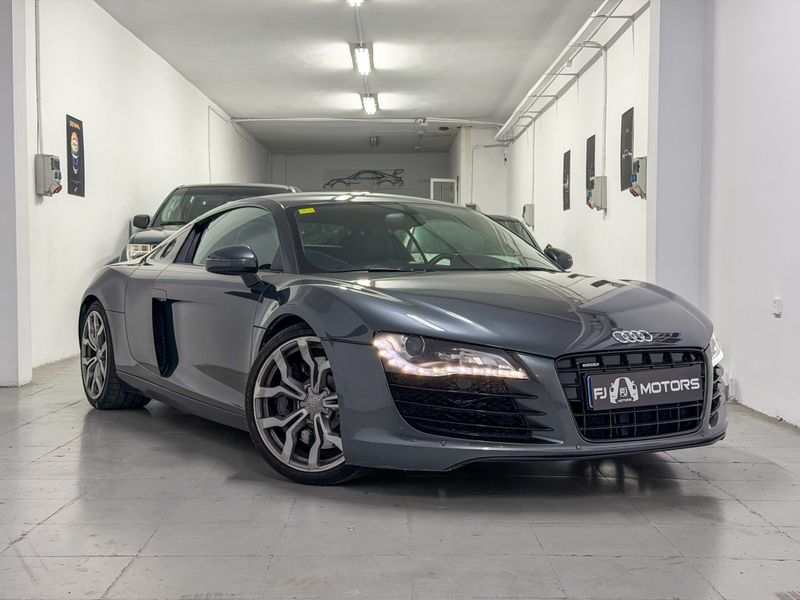 AUDI R8 4.2 FSI V8 quattro R tronic (Diseño V10)