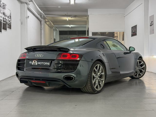 AUDI R8 4.2 FSI V8 quattro R tronic (Diseño V10)