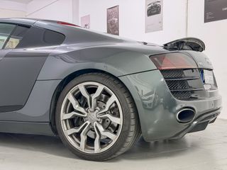 AUDI R8 4.2 FSI V8 quattro R tronic (Diseño V10)