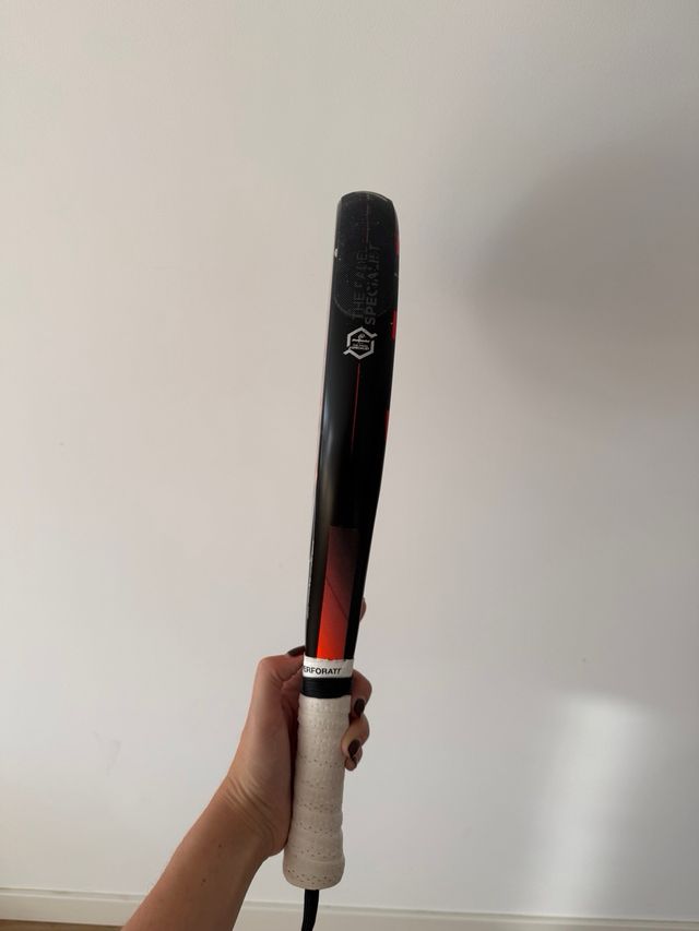 Pala Bullpadel Raider CTR Negra y Naranja