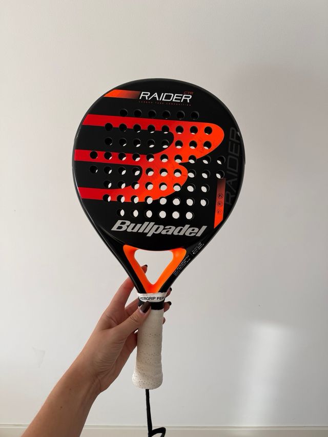 Pala Bullpadel Raider CTR Negra y Naranja