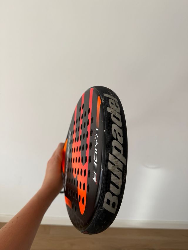 Pala Bullpadel Raider CTR Negra y Naranja