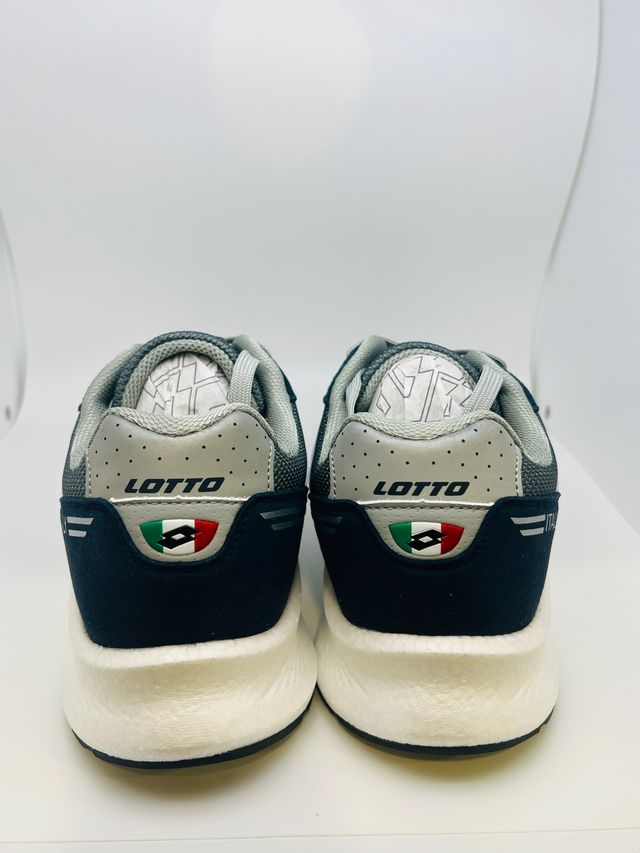 Zapatillas deportivas Lotto azules y grises
