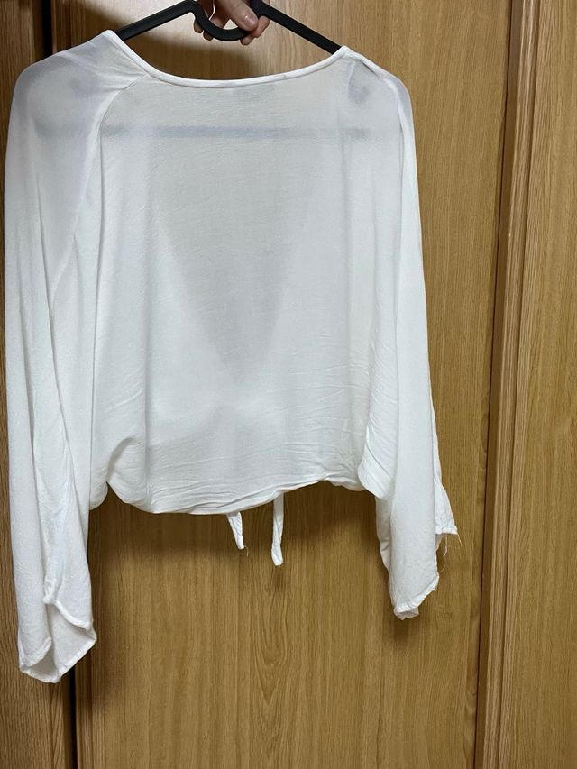 Blusa Stradivarius Blanca Anudada Talla XS