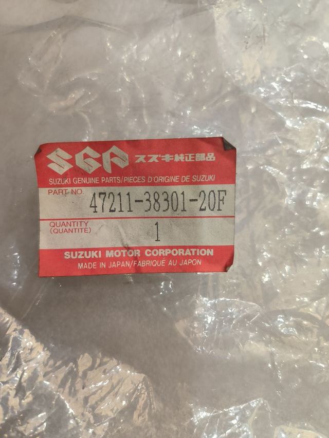 Tapa Lateral Izquierda Suzuki TU 250 97-00