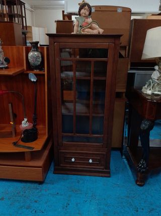 Vitrina Castellana Madera y Cristal