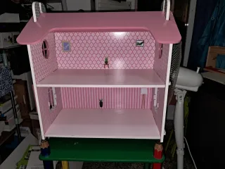 Casita de muñecas rosa