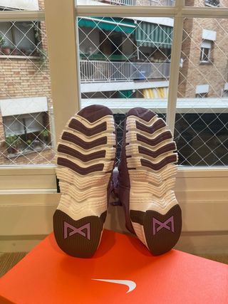 Nike Bambas Deportivas Moradas y Blancas