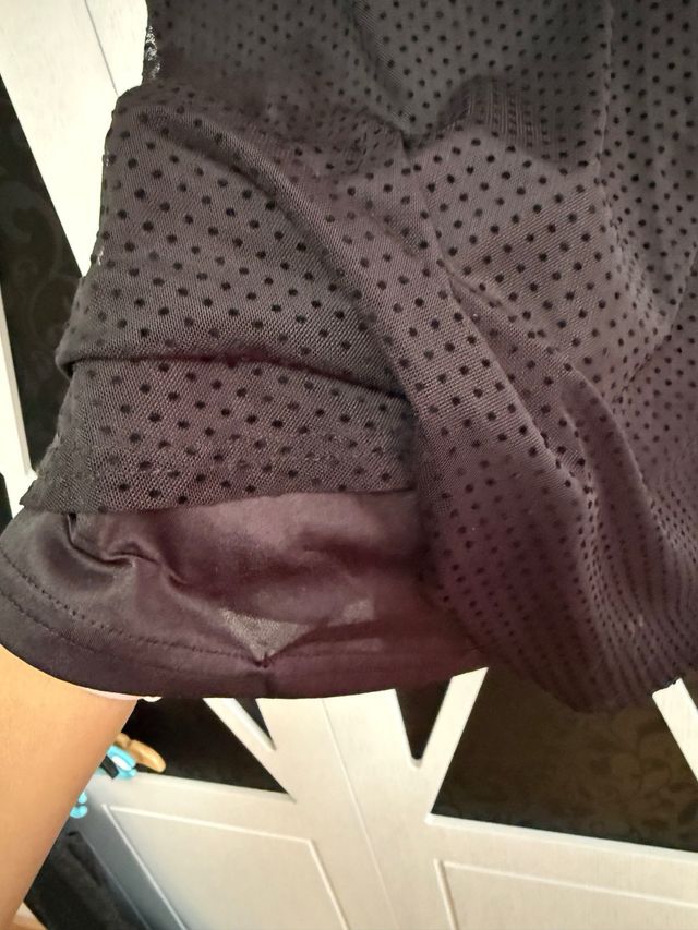 Vestido negro de lunares manga larga