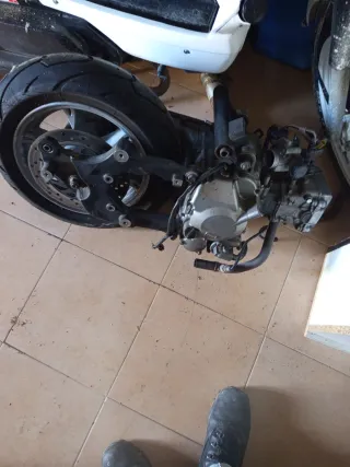 Se vende Motor completo 125 20. Km