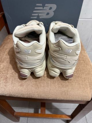 Tênis New Balance 9060 Bege Rosa