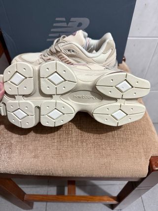 Tênis New Balance 9060 Bege Rosa