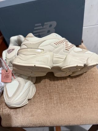 New Balance 9060 Bege/Roxo
