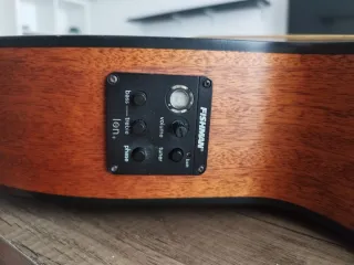 Guitarra Cort Izquierda