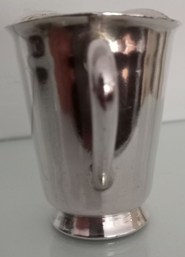 Jarra lechera de plata