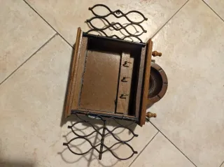 Portachiavi in legno e ferro battuto