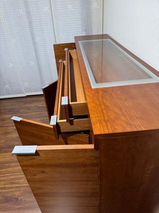 Elegante buffet in legno massello di ciliegio