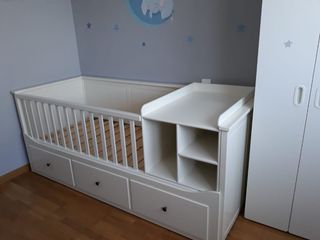 Cuna convertible Hemnes con cambiador