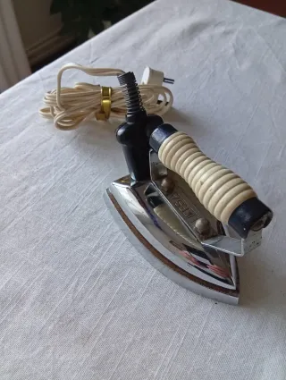 Plancha Ufesa Eléctrica Antigua 125w